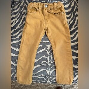 GUC Zara 2-3T Mustard Yellow Skinny jeans. Snap closure  adjustable sizing belt